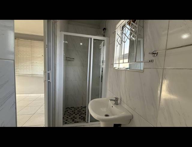 1 BEDROOM PROPERTY TO RENT IN BAYVIEW